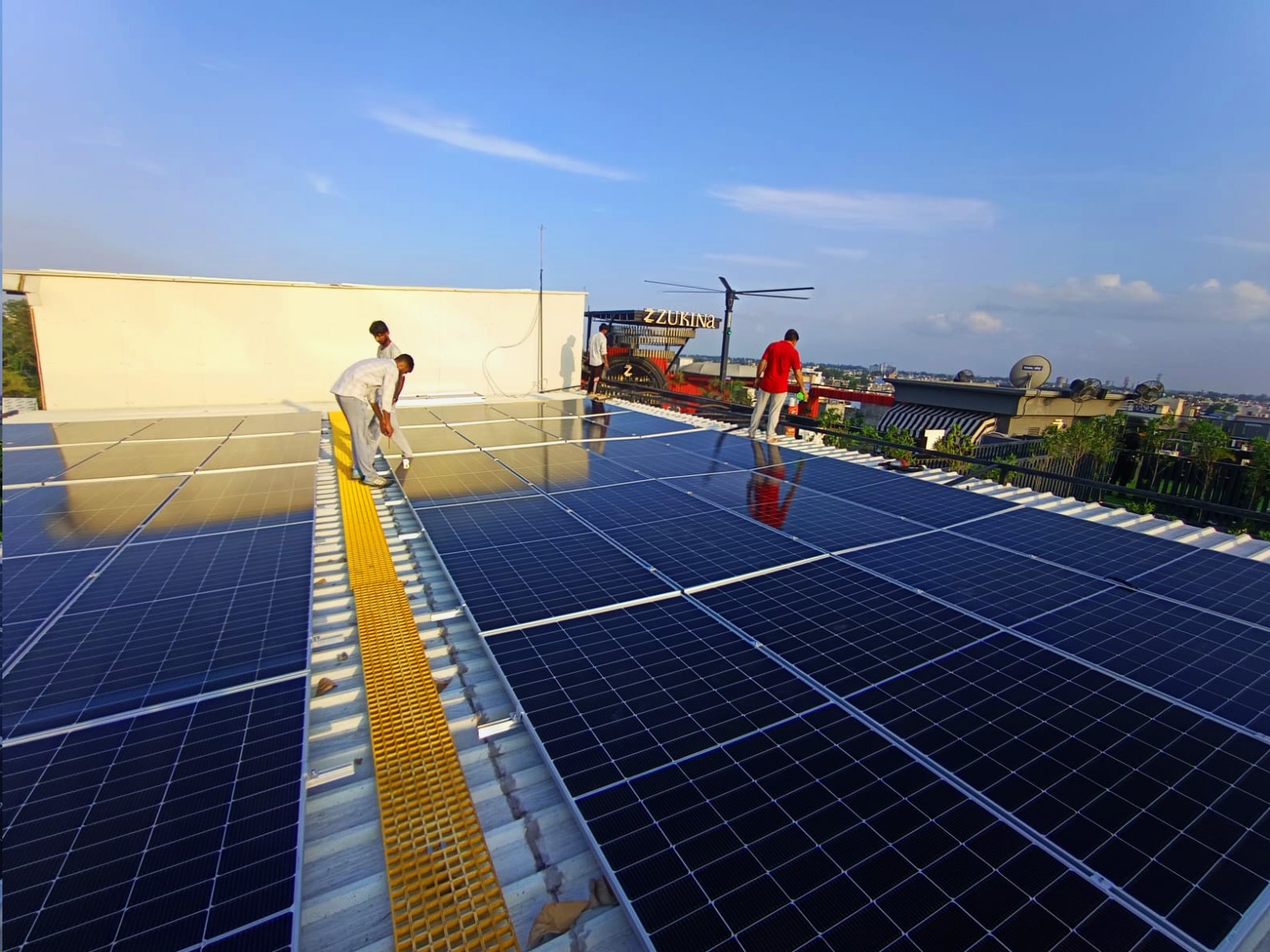 Solar panel installation by Divvy Solar - India's trusted solar energy company